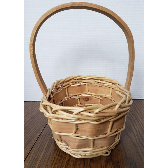 Easter Spring Basket 9 Inch Woven Chip Wood With Handle - Picture 2 of 9